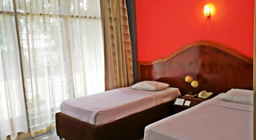 Hotel Benteng بوغيتّينغي المظهر الخارجي الصورة